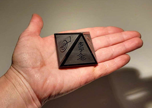 Obsidian Pyramide Reiki